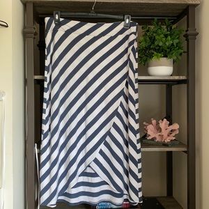 Athleta Navy/Ivory Tulip Hem Skirt XL